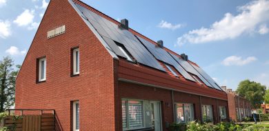 Doormiddel van beveiligde multinetwerk M2M-simkaarten die roamen op alle netwerken hebben de woningen die worden voorzien met een IOT gateway een onafhankelijke internet toegang en connectie met de cloud.